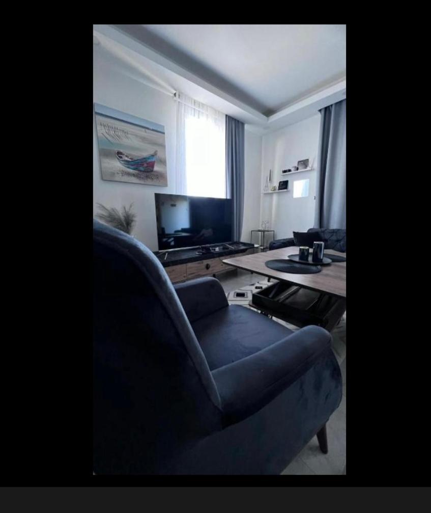Palmiye Apartment 凯里尼亚 外观 照片